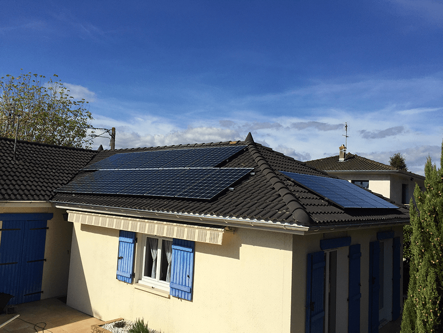 Pose de panneaux solaires à Champagne au Mont d’Or